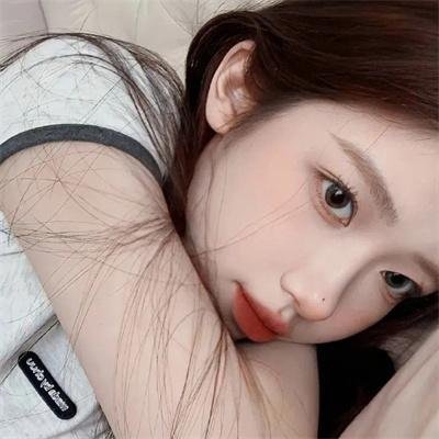 色肉毒蝎女